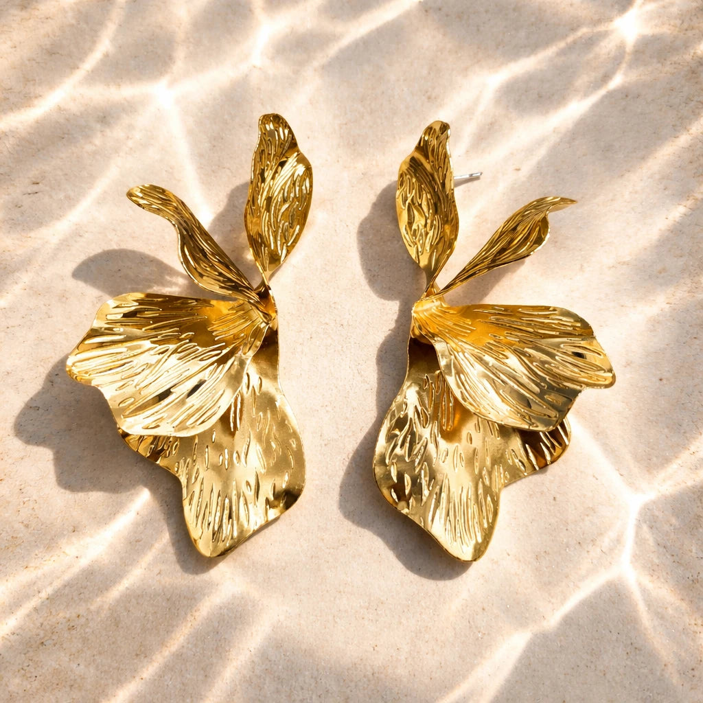 Alya Jewelry gold yaprak detaylı çiçek kadın küpe