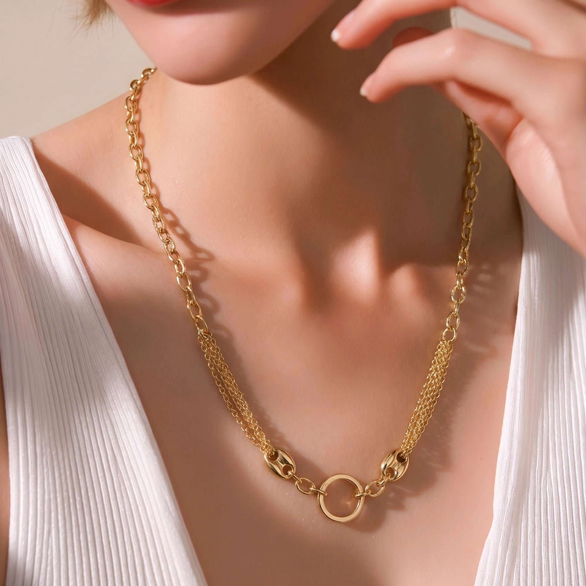 Gold renk zincirli kadın kolye bileklik modeli