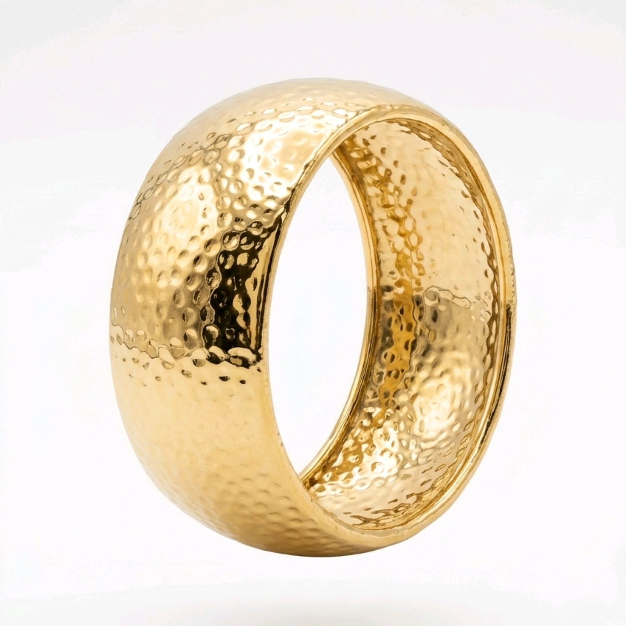 Dokulu gold kelepçe kadın bileklik modeli