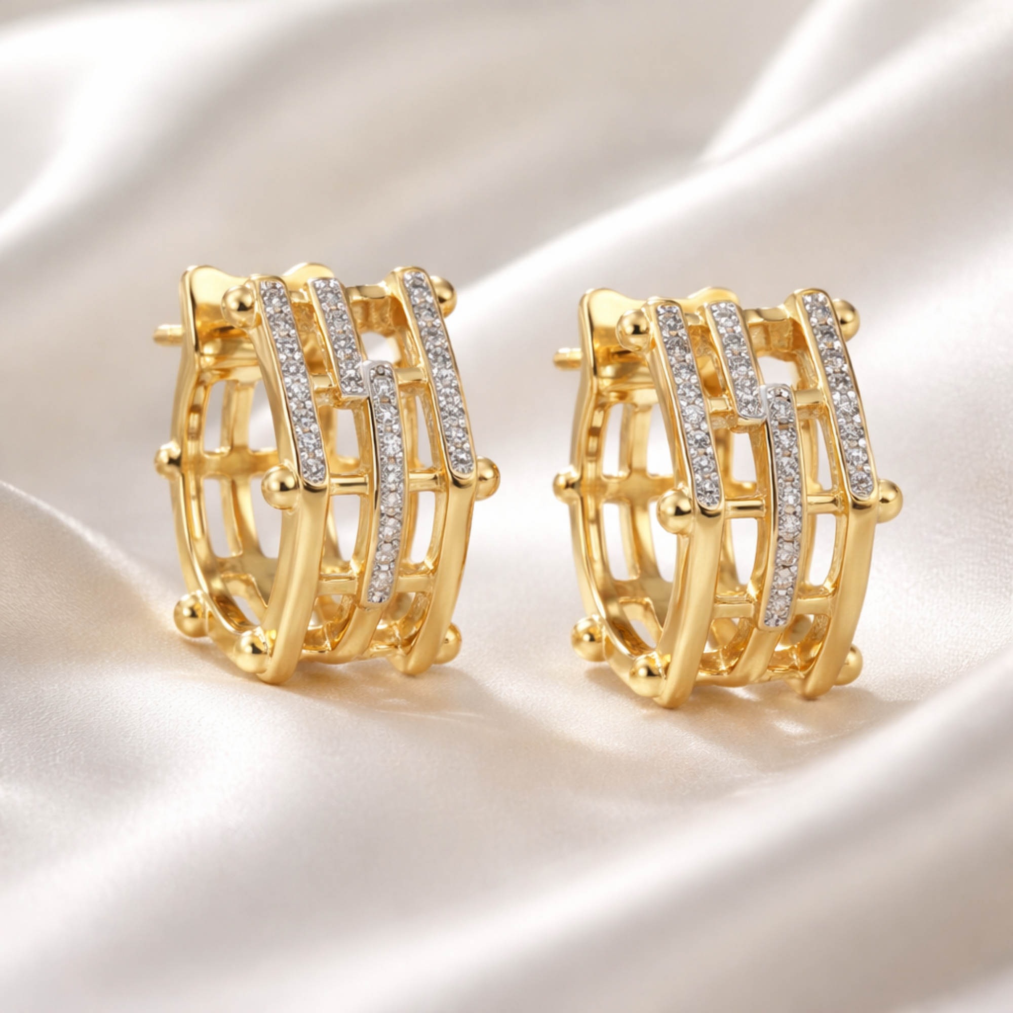 Parlak gold renk modern halka küpe modeli