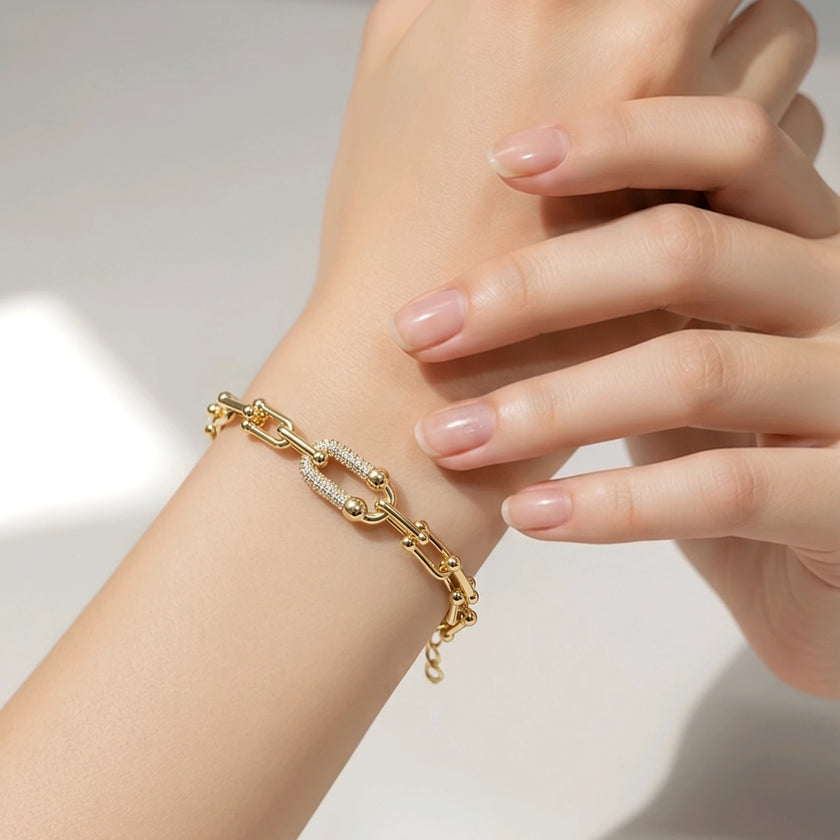 Alya Jewelry taşlı kilit detaylı gold takı seti