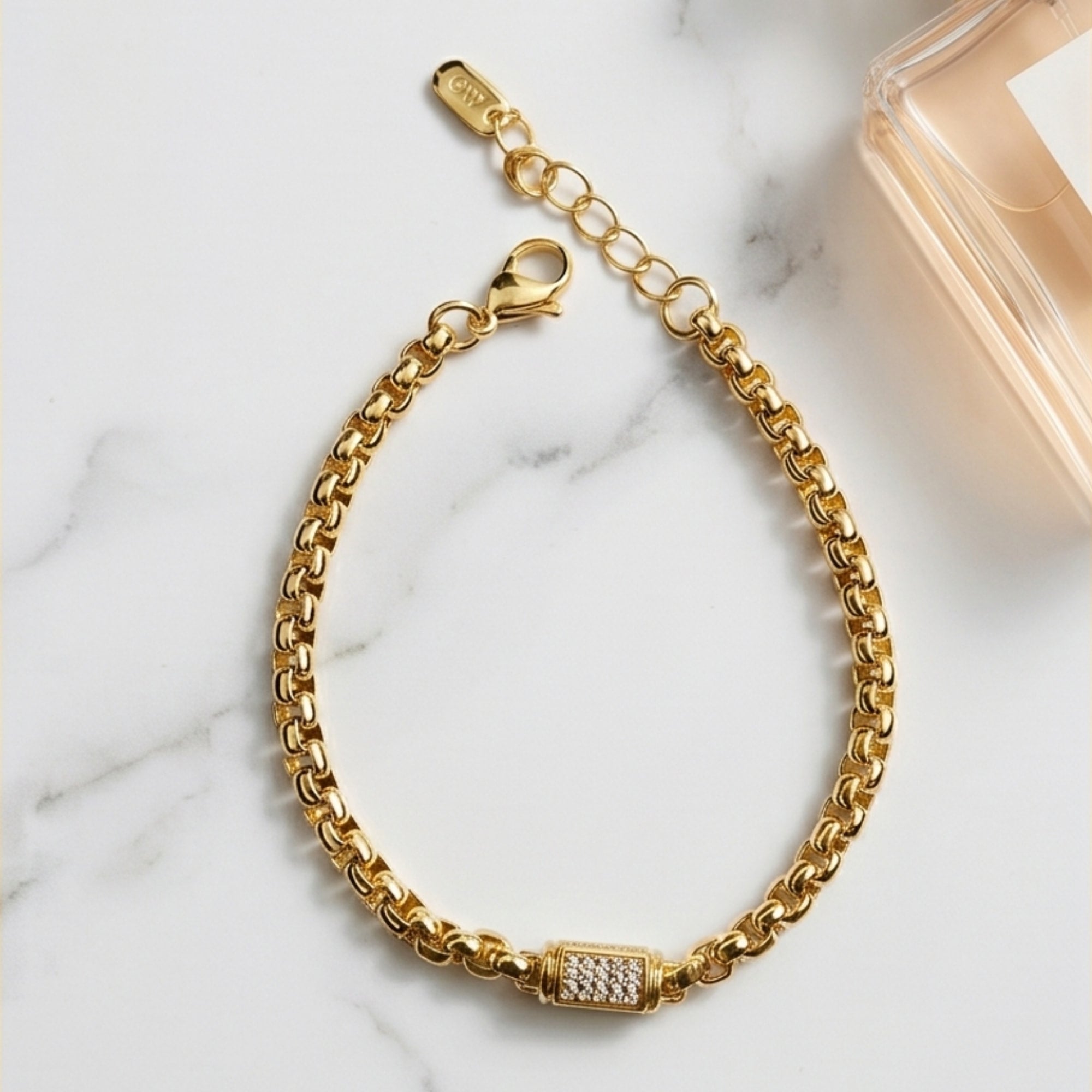 Zirkon taş detaylı modern gold bileklik