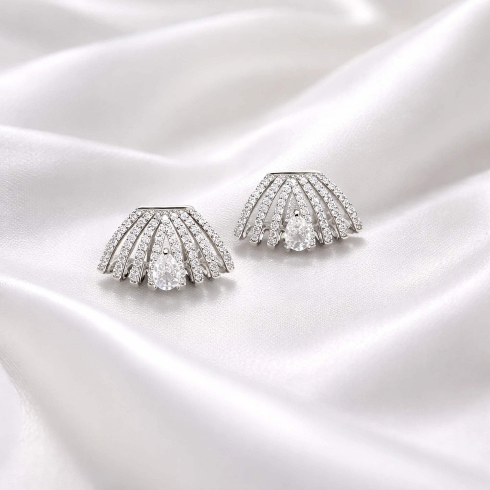 Alya Jewelry zirkon taşlı zarif kadın küpe modeli